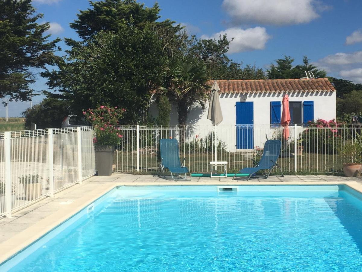 Studio avec piscine Beauvoir-sur-Mer Extérieur photo