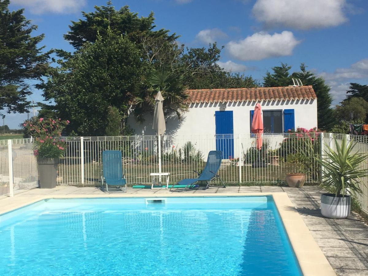 Studio avec piscine Beauvoir-sur-Mer Extérieur photo